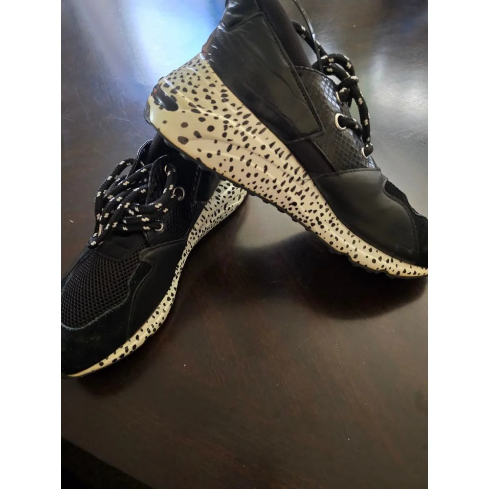 Women's Baddie STEVE MADDEN Athletic Sneakers Sz 10 Black White Animal Print EUC